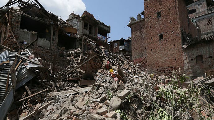 Непалда болған жер сілкінісінен 128 адам қаза тапты
