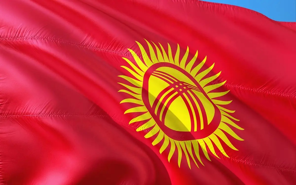 Қырғызстан парламентінің бейінді комитеті ел туын өзгерту туралы заң жобасын мақұлдады